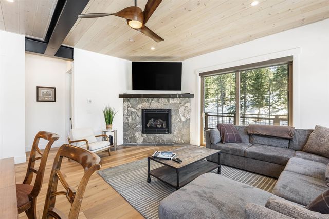 11643 McClintock Loop Unit 4, Truckee, CA 96161