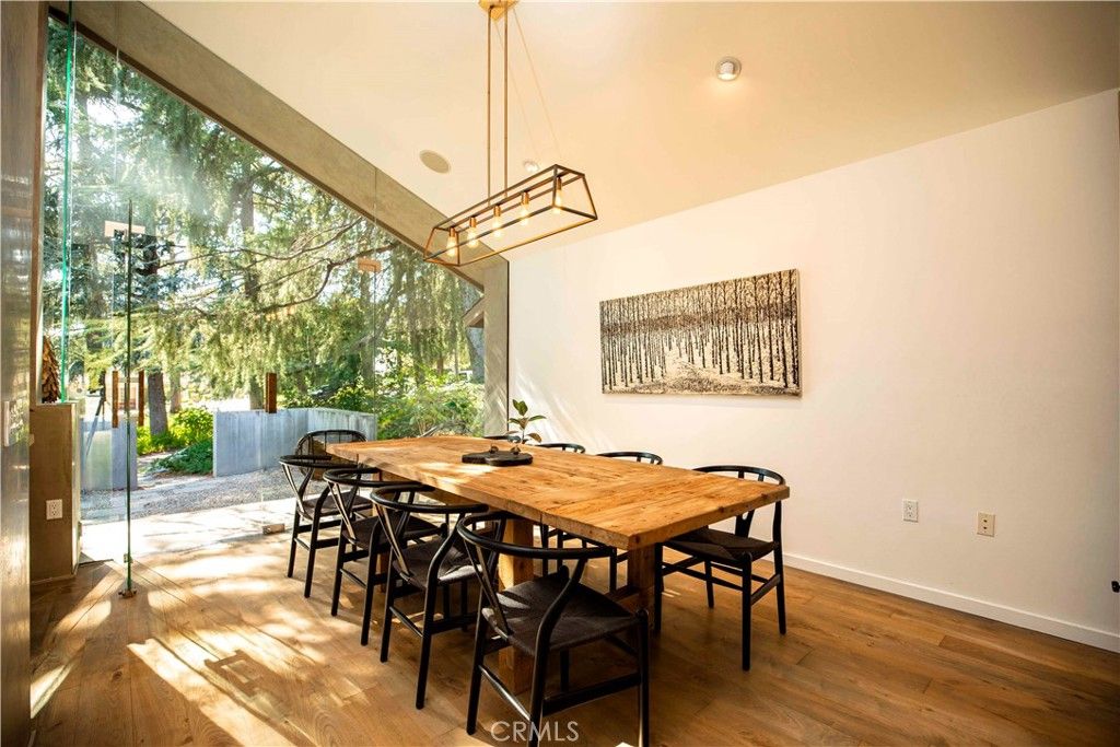 Image 12 of property listing at 5128 Hillard, La Canada Flintridge, CA 91011