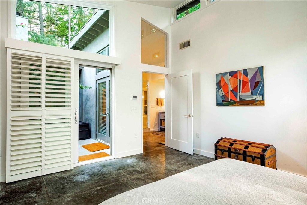 Image 14 of property listing at 5128 Hillard, La Canada Flintridge, CA 91011