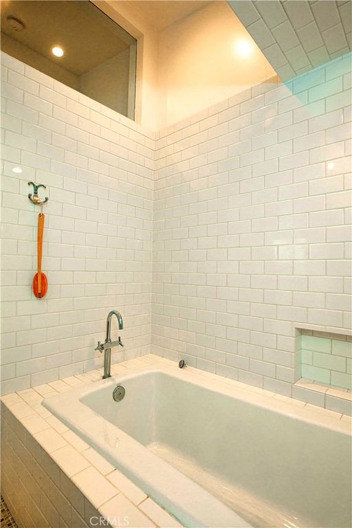 Image 18 of property listing at 5128 Hillard, La Canada Flintridge, CA 91011