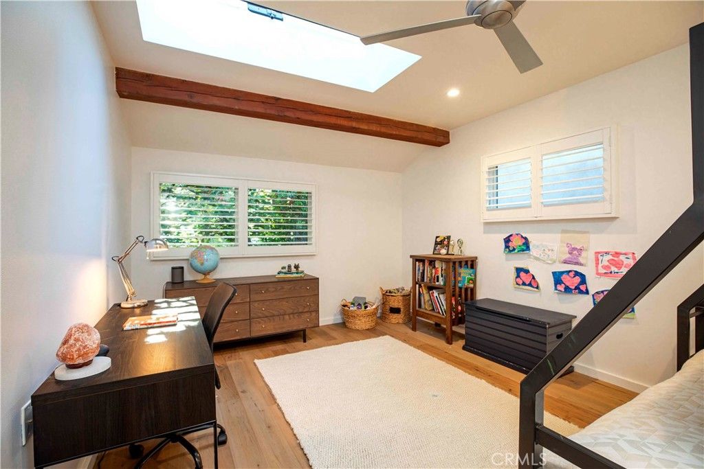 Image 21 of property listing at 5128 Hillard, La Canada Flintridge, CA 91011