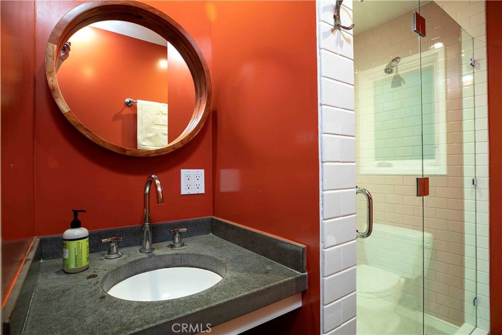 Image 24 of property listing at 5128 Hillard, La Canada Flintridge, CA 91011