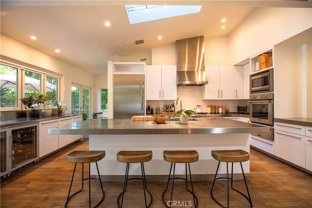 Image 7 of property listing at 5128 Hillard, La Canada Flintridge, CA 91011