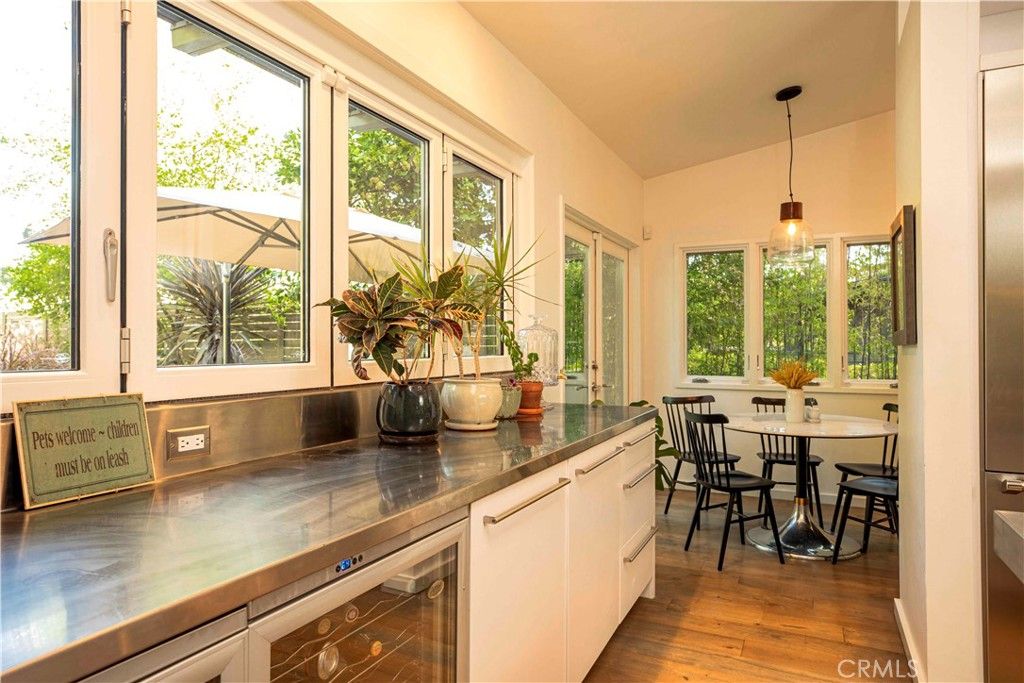 Image 8 of property listing at 5128 Hillard, La Canada Flintridge, CA 91011