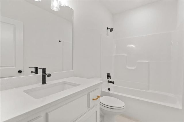 2607 SW Fire Fly Lane, Lee's Summit, MO 64082