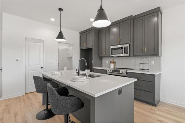 2607 SW Fire Fly Lane, Lee's Summit, MO 64082