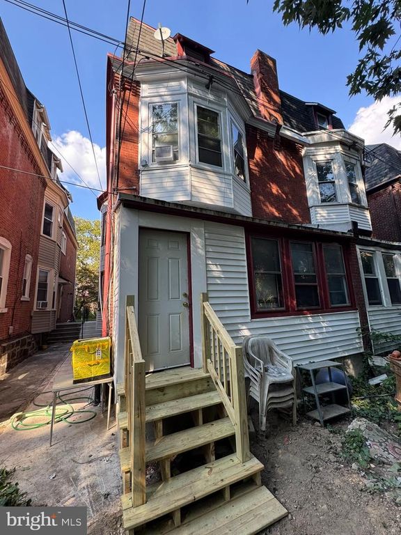 4718 CEDAR AVE, Philadelphia, PA 19143