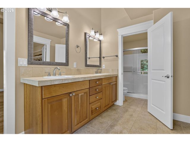2427 Se ELLIOTT Dr, Gresham, OR 97080