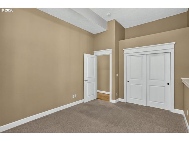 2427 Se ELLIOTT Dr, Gresham, OR 97080