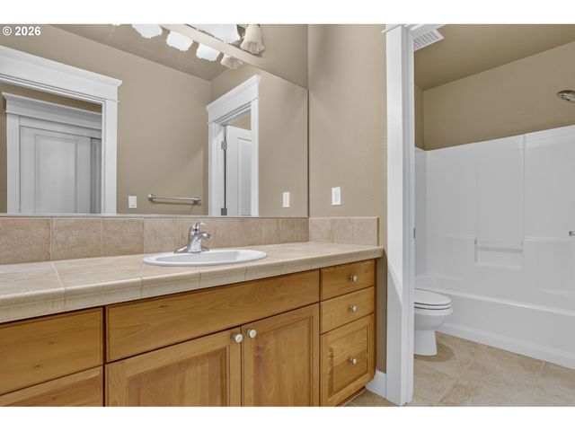 2427 Se ELLIOTT Dr, Gresham, OR 97080