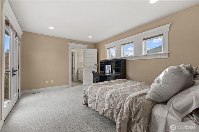 825 Kirkland Way, Kirkland, WA 98033