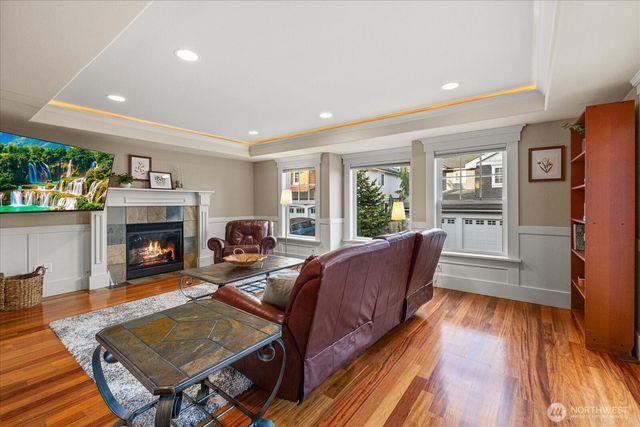 825 Kirkland Way, Kirkland, WA 98033