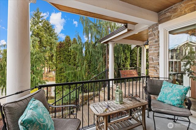 825 Kirkland Way, Kirkland, WA 98033