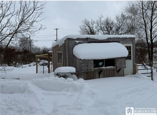 2562 East Rd, Charlotte, NY 14782