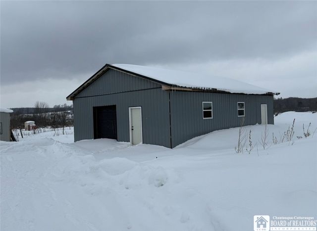 2562 East Rd, Charlotte, NY 14782