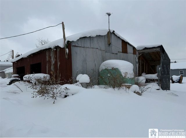 2562 East Rd, Charlotte, NY 14782