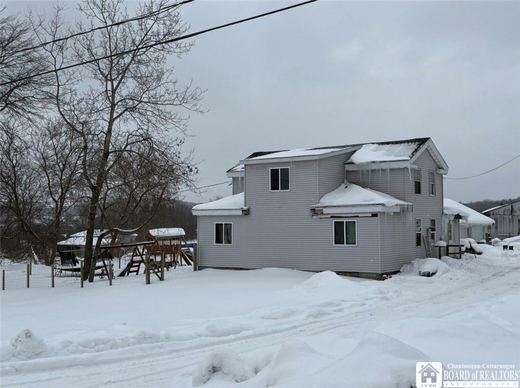 2562 East Rd, Charlotte, NY 14782