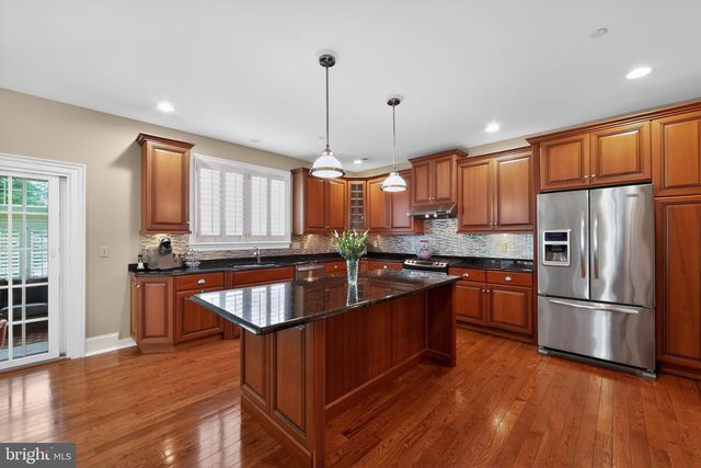 10 KENMORE LN, Media, PA 19063