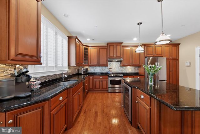 10 KENMORE LN, Media, PA 19063