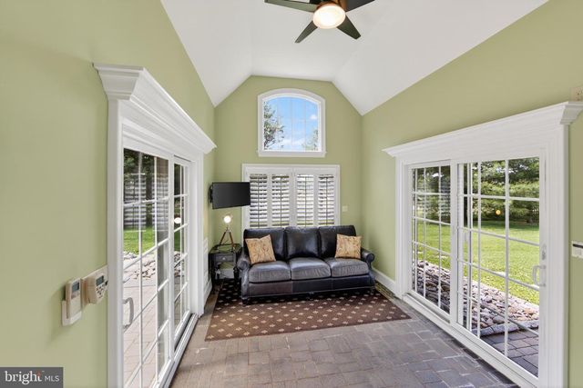 10 KENMORE LN, Media, PA 19063
