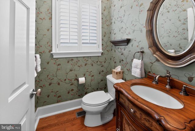 10 KENMORE LN, Media, PA 19063