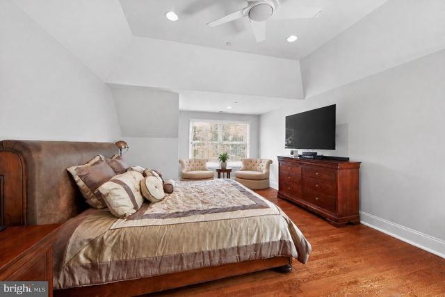 10 KENMORE LN, Media, PA 19063