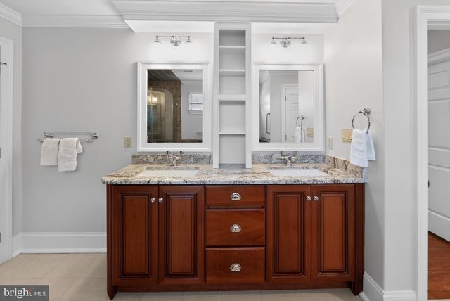 10 KENMORE LN, Media, PA 19063