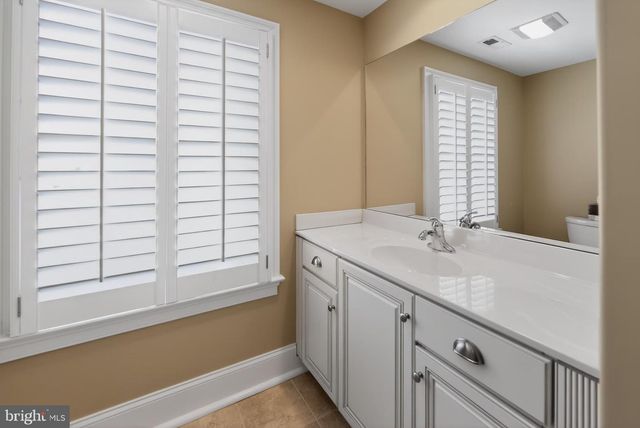 10 KENMORE LN, Media, PA 19063