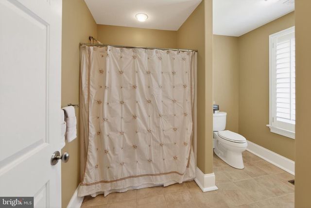 10 KENMORE LN, Media, PA 19063