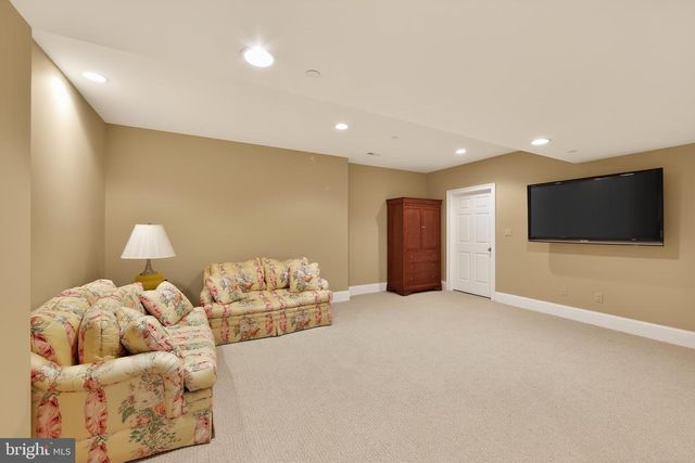 10 KENMORE LN, Media, PA 19063