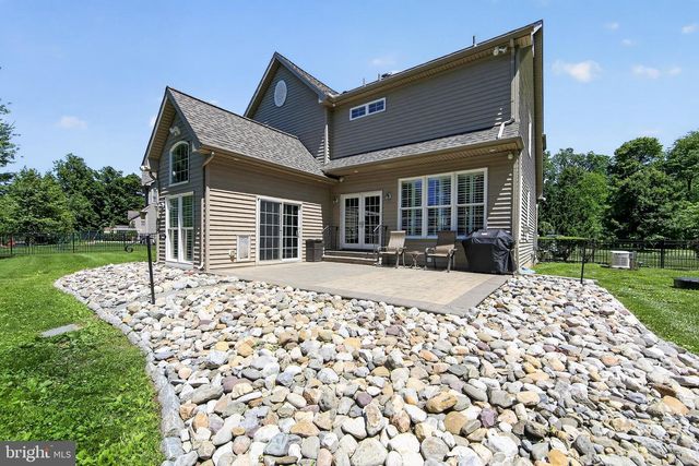 10 KENMORE LN, Media, PA 19063
