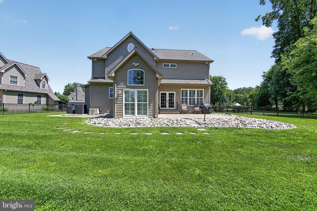 10 KENMORE LN, Media, PA 19063