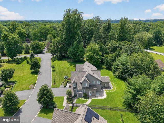 10 KENMORE LN, Media, PA 19063