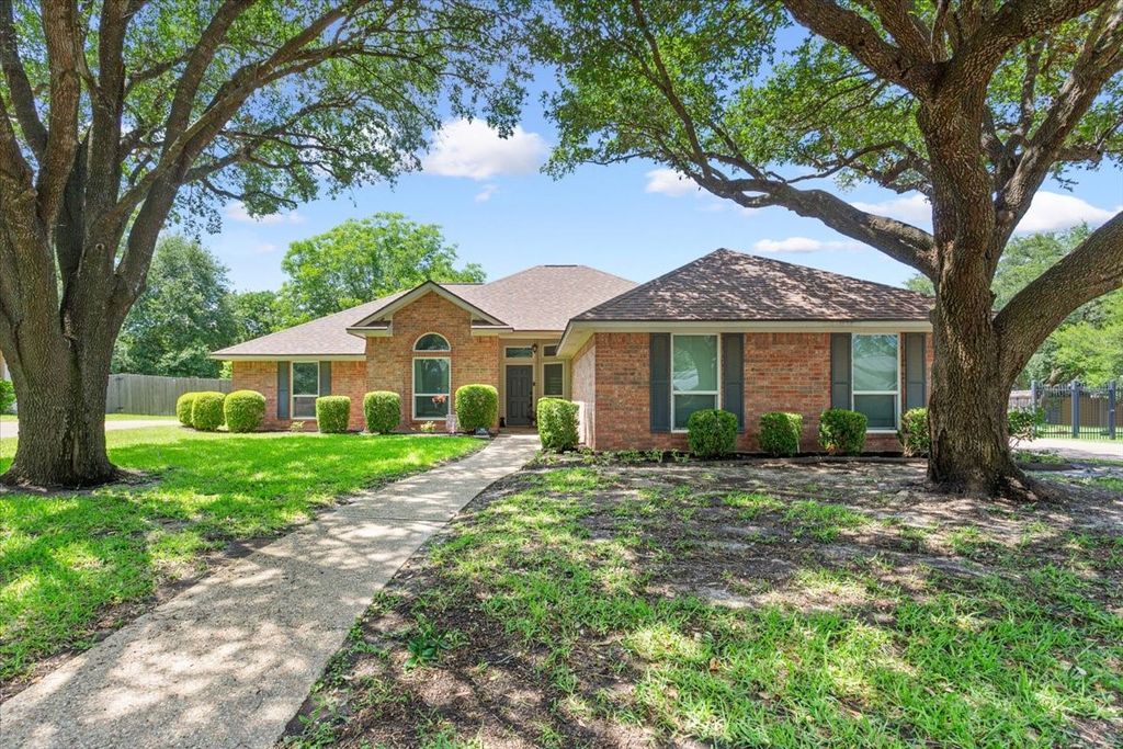 108 Neely Road, Hewitt, TX 76643