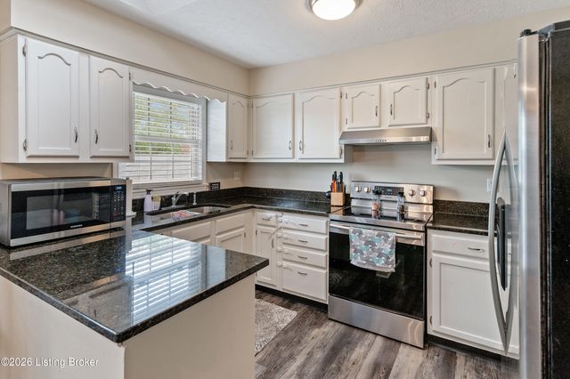 3602 Garden Ct, Shepherdsville, KY 40165