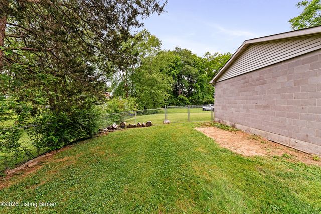 3602 Garden Ct, Shepherdsville, KY 40165