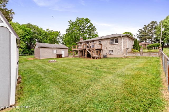 3602 Garden Ct, Shepherdsville, KY 40165