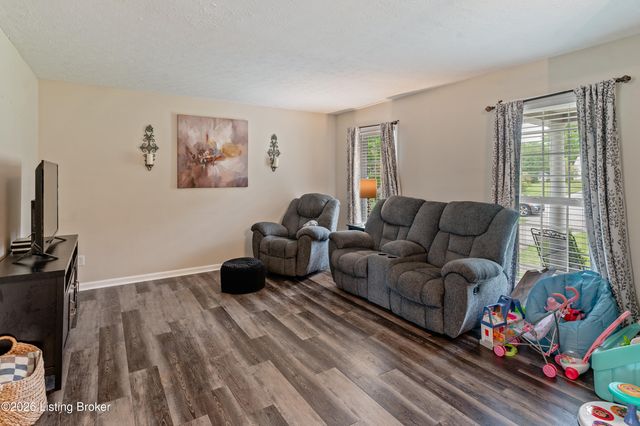3602 Garden Ct, Shepherdsville, KY 40165