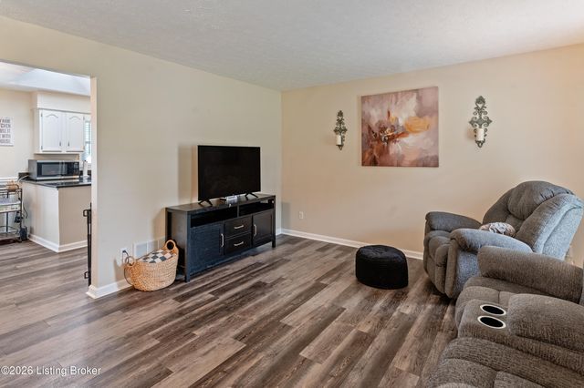 3602 Garden Ct, Shepherdsville, KY 40165