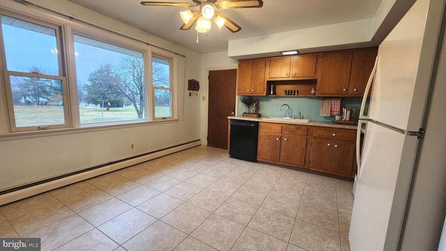 2161 OLD SKIPPACK RD, Harleysville, PA 19438