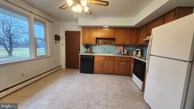 2161 OLD SKIPPACK RD, Harleysville, PA 19438