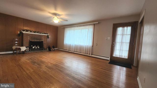 2161 OLD SKIPPACK RD, Harleysville, PA 19438