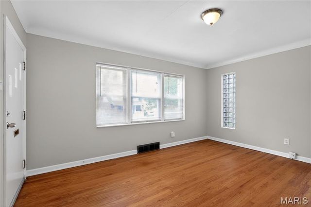 8244 Monroe Avenue, St Louis, MO 63114