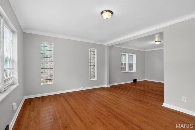 8244 Monroe Avenue, St Louis, MO 63114