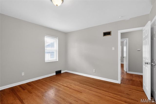 8244 Monroe Avenue, St Louis, MO 63114