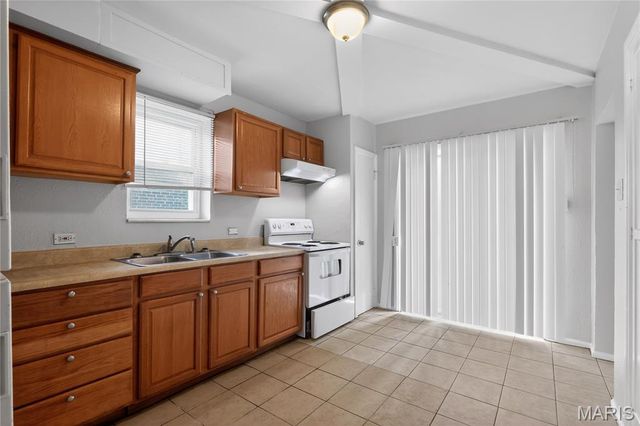 8244 Monroe Avenue, St Louis, MO 63114
