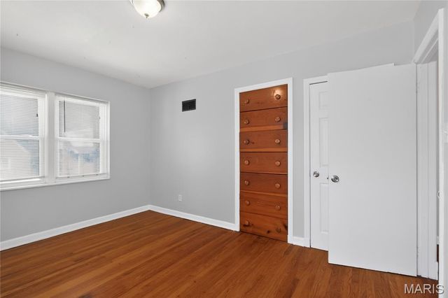 8244 Monroe Avenue, St Louis, MO 63114
