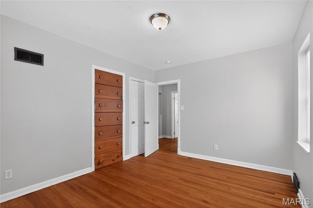 8244 Monroe Avenue, St Louis, MO 63114