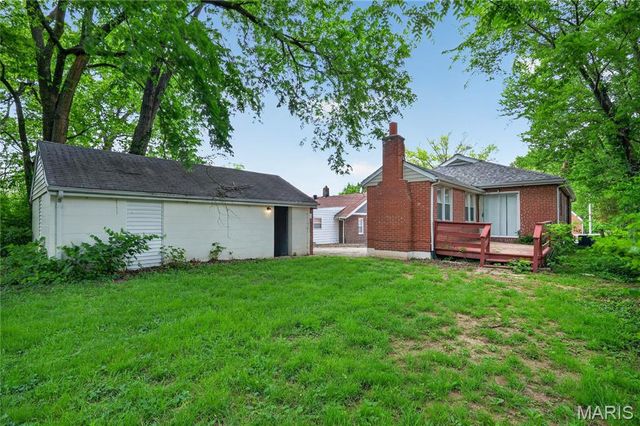 8244 Monroe Avenue, St Louis, MO 63114