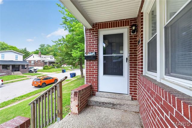 8244 Monroe Avenue, St Louis, MO 63114